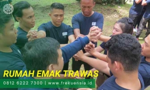 rumah emak trawas